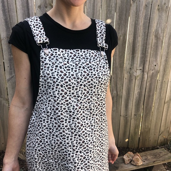 NWOT Kendall & Kylie leopard denim overall mini dress. - Picture 3 of 8